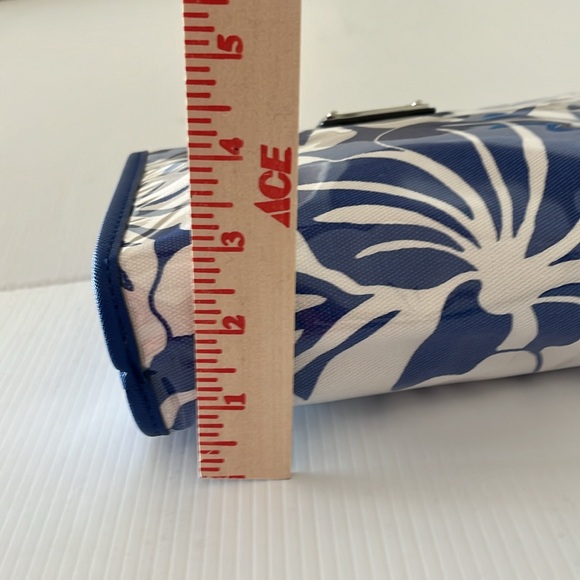 NWOT Michael Kors Eliza Blue White Floral Plastic Covered Canvas Makeup Pouch - Picture 10 of 12
